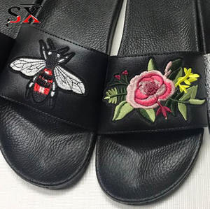 Sandalo a pantofola da <span class=keywords><strong>uomo</strong></span> in PVC <span class=keywords><strong>moda</strong></span> all'ingrosso, <span class=keywords><strong>sandali</strong></span> scorrevoli con Logo personalizzato con suola morbida in PVC - Product Image 2