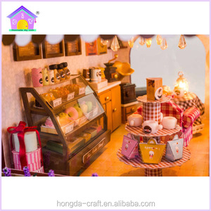 Nueva Llegada miniatura de madera diy casa de muñecas con muebles y luz para el niño, conocer La Felicidad - Product Image 3