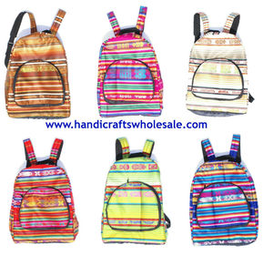 Grands sacs à dos de sport en laine colorée Sac à dos à tricoter fait à la main unique Cadeaux fantaisie de l'Équateur - Product Image 1