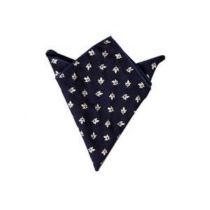 Original Vintage Floral Jacquard Mouchoir Poche Carrée Serviette en Soie <span class=keywords><strong>de</strong></span> Coton pour Bébés Brodé dans le Style <span class=keywords><strong>de</strong></span> Noël - Product Image 2