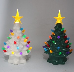 ขายส่ง Noel เทศกาลคริสต์มาสตามฤดูกาลวันหยุดตกแต่ง Pre Lit Led สีขาวและสีเขียวเซรามิกต้นคริสต์มาสที่มีเพลง