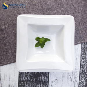 Placas Del Cargador barato Profunda Que Sirve <span class=keywords><strong>Platos</strong></span> de Porcelana Blanca Plato de Sopa - Product Image 1