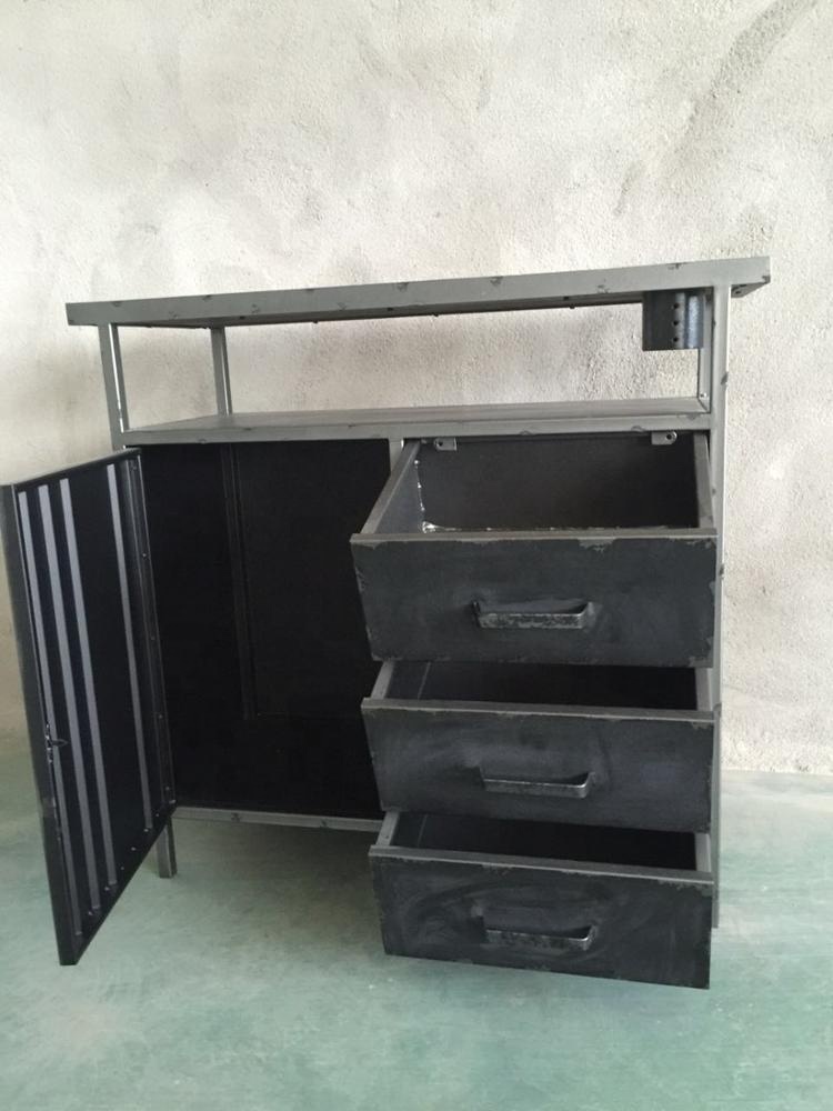 インダストリアルロフトスタイルのリビングルーム家具 - ヴィンテージ
