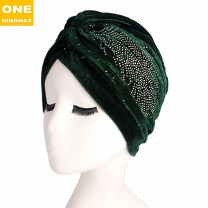 Sourcing Soft Velvet Knot Turban Chemo <span class=keywords><strong>Cap</strong></span> Solid Rhinestone Ruffle Head <span class=keywords><strong>Cap</strong></span> - Product Image 4