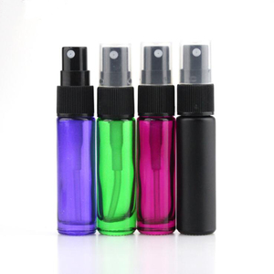 Toptan 10ml siyah mat Mini cam sprey şişeleri 10ml ince sis doldurulabilir taşınabilir seyahat parfüm atomizörler