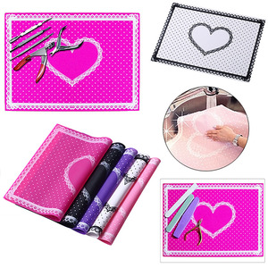 5 couleurs Clou Tapis de Table <span class=keywords><strong>En</strong></span> <span class=keywords><strong>Silicone</strong></span> De Forme De Coeur Pliable Lavable tapis <span class=keywords><strong>tampon</strong></span> dissolvant pour vernis à ongles - Product Image 2