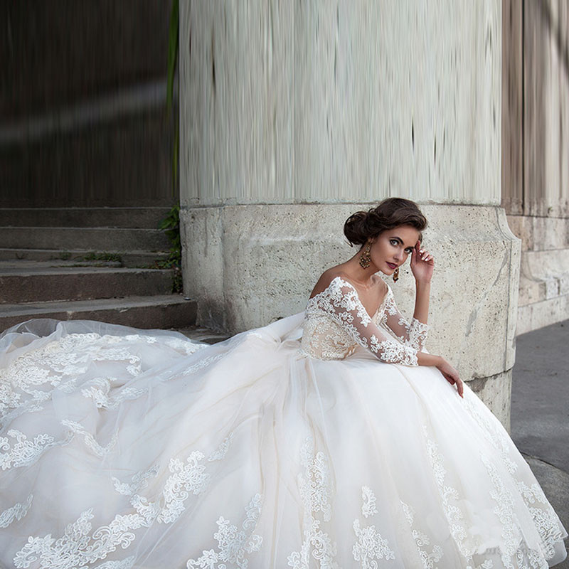 On295 Vintage Lace Applique A-line Wedding Dress With Three-quarter Sleeves & Backless Design  Oem