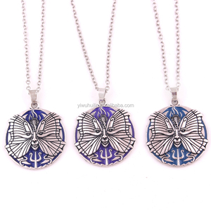 Collana con Ciondolo Dea PSYCHE di Huilin Jewelry, Amuleto SOUL Neptune a Forma di Farfalla - Product Image 1
