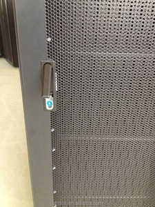 Gabinete de Servidor de Alta Calidad 42U AK8, Gabinete de Red con Cerradura y Puerta Ventilada - Product Image 6