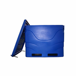 Caja de Almacenamiento de Pescado Aislada de la Marca SCC con Tapa y Ranuras para Montacargas - Product Image 1