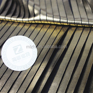 Tessuto Plissettato Dorato Lucido all'Ingrosso per Abiti e Gonne, Tessuto Plissettato con Lamina Dorata - Product Image 5