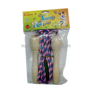 <span class=keywords><strong>Cuerda</strong></span> <span class=keywords><strong>de</strong></span> nailon con mango <span class=keywords><strong>de</strong></span> madera para saltar para niños, <span class=keywords><strong>cuerda</strong></span> <span class=keywords><strong>de</strong></span> nailon para deportes al aire libre, venta al por mayor, fábrica <span class=keywords><strong>de</strong></span> Yiwu - Product Image 2