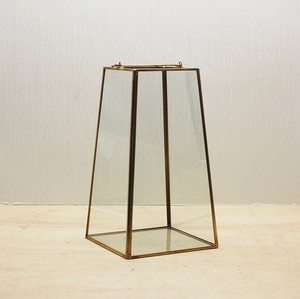 Lanterne en cuivre et en verre en forme de trapézoïdale, Terrarium géométrique avec poignée - Product Image 3