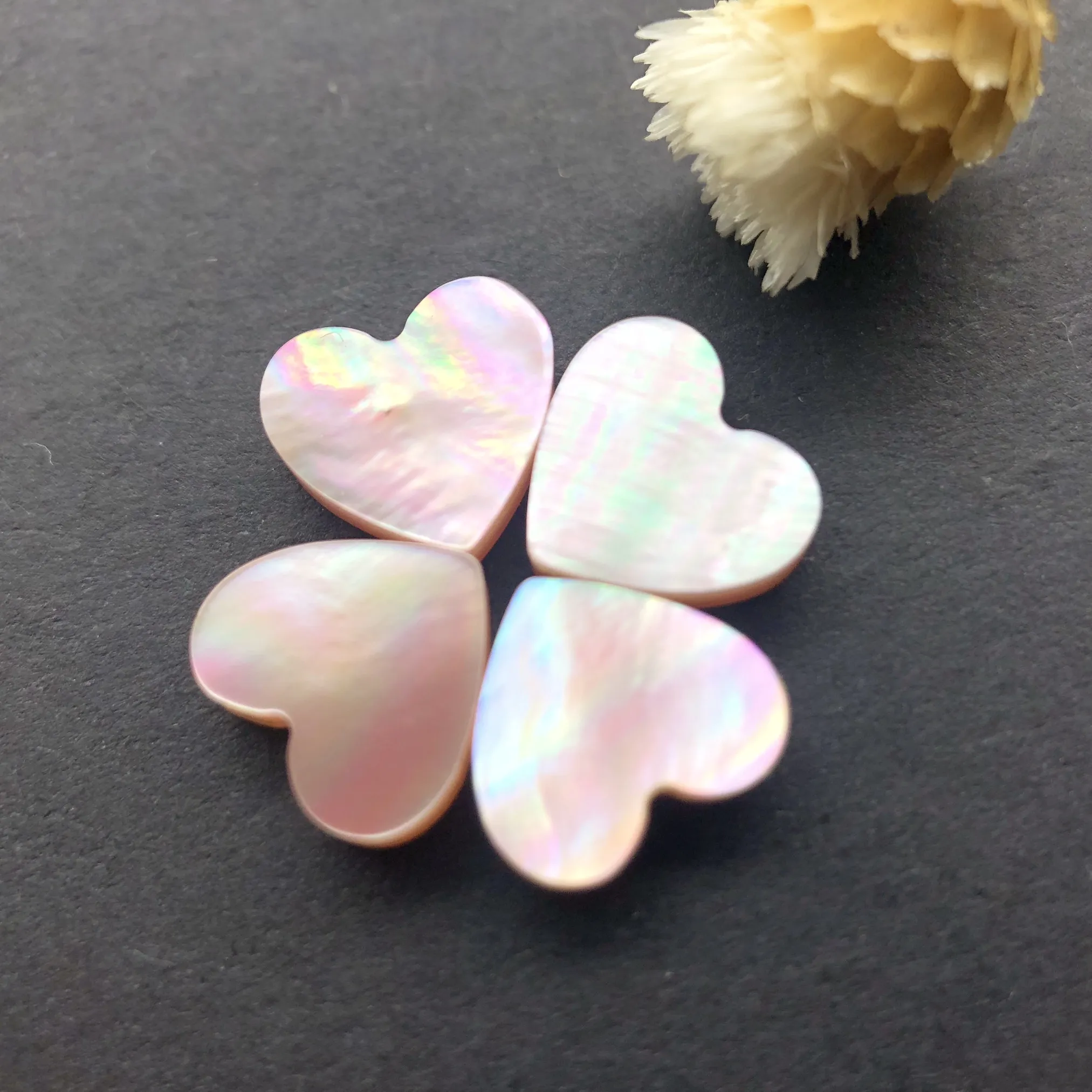 Natural mother of pearl shell wholesale for jewelry making customized Cut smooth flat heart shaped mother of pearl pink shell