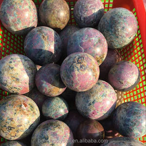 Al por mayor natural cristal de cuarzo esfera de la bola rubí epidota piedra esfera ornamento - Product Image 1