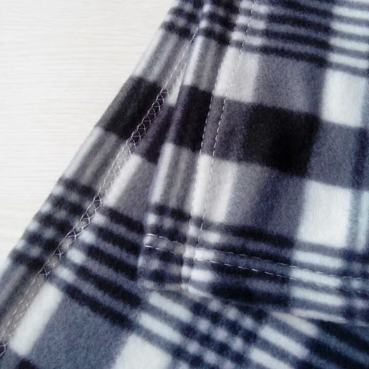 Personalizzato 100% poliestere colorato morbido ricamo lana Plaid a buon mercato pile coperte alla rinfusa