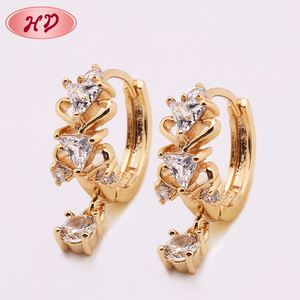 أقراط مجوهرات للفتيات بتصميم لطيف مطلية بالذهب عيار 18 قيراط مع تغيير اللون - Product Image 1