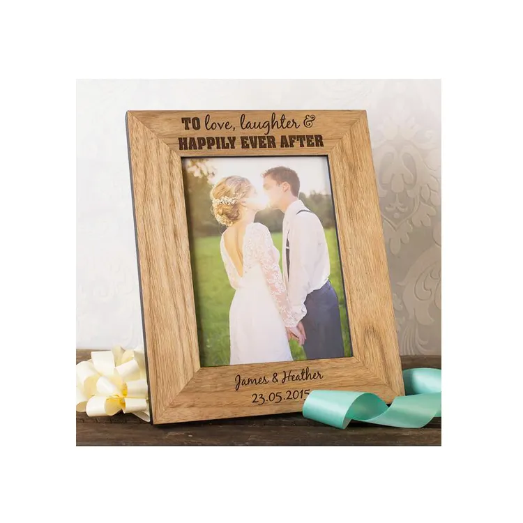 अनुकूलित आकार लेजर उत्कीर्णन 4*6 inch लकड़ी के फोटो चित्र फ्रेम शादी के लिए