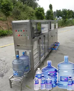 Hohe leistung Barreled Wasser Füllung Maschine/5 Gallonen PET Flasche Füll Maschine in Suzhou