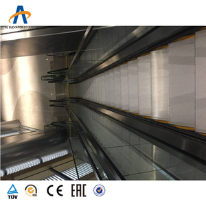 Roltrap Voor Winkelcentrum Supermarkt Station Roltrap Stoep Lift