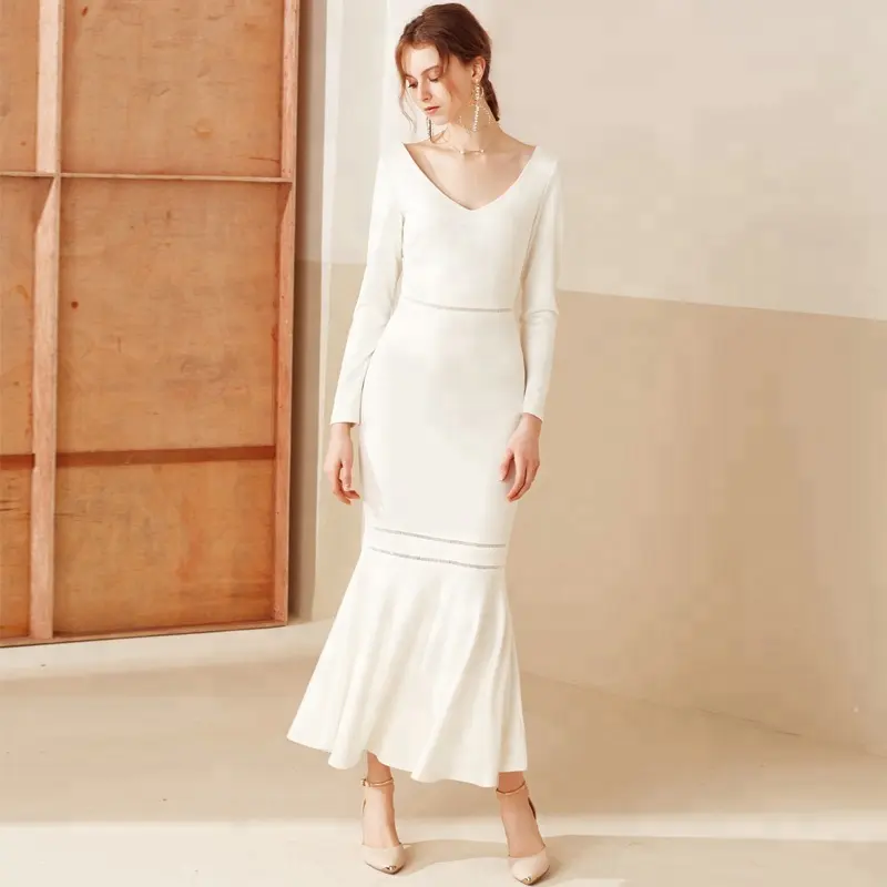 エレガントな白いロングフィッシュテールスリムな女性のウェディングドレス