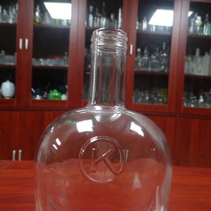 Botella de <span class=keywords><strong>Vodka</strong></span> de Vidrio Transparente de Alta Calidad de <span class=keywords><strong>1.75</strong></span> Litros - Product Image 4