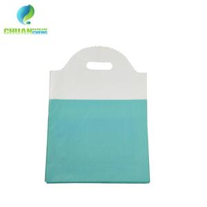 Yiwu fábrica OEM encantadora pequeña no transparente impreso patrón LACE Caño plástico asa troquelada Compras/bolsas de regalo - Product Image 5