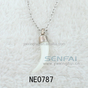Collier <span class=keywords><strong>pendentif</strong></span> défense de <span class=keywords><strong>sanglier</strong></span> en argent d'usine en gros - Product Image 1