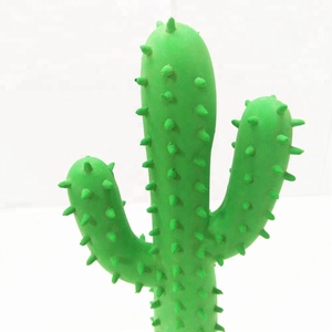 Cactus a forma di all'ingrosso eco-friendly lattice naturale squeaky chew pet toy dog - Product Image 1