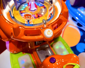 Space octopus paseos infantiles de animales operados por monedas, 2018 Juegos antiguos de Parque de Atracciones venta, juegos de <span class=keywords><strong>arcade</strong></span> antiguos comerciales - Product Image 4