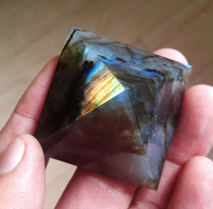 Đá tự nhiên Labradorite Đá thạch anh Ai Cập Tinh thể Kim tự tháp phát sáng - Product Image 1