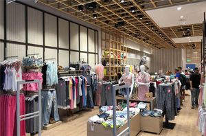 Design d'Interni per Negozio di Abbigliamento Semplice, Vetrina Espositiva, Arredamento Decorativo, Design Moderno per <span class=keywords><strong>Sartoria</strong></span> - Product Image 2