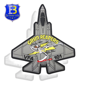 Giá rẻ biểu tượng tùy chỉnh vá máy bay PVC vá lettre với móc mạnh mẽ và vòng lặp ủng hộ - Product Image 1