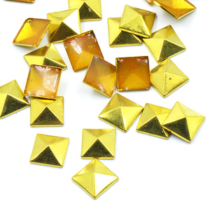 10000 cái đóng gói 8 mét kim tự tháp antic Brass sắt trên cuprum lồi sửa chữa Hot Brass <span class=keywords><strong>Studs</strong></span> cho jeans áo khoác - Product Image 4