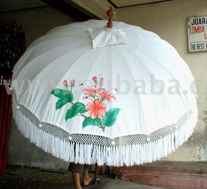 Sombrillas balinesas para muebles de exterior - Product Image 1