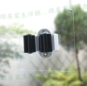 ที่แขวนไม้กวาดไม้ถูพื้น,ที่แขวนไม้กวาดแบบมีกาวในตัวใช้ซ้ำได้ไม่ต้องเจาะชั้นเก็บของติดผนังกันลื่น - Product Image 4