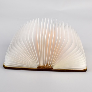 Petite lampe de lecture LED USB rechargeable, pliable et portable avec couvercle en bois, température de couleur réglable, idéale pour un cadeau - Product Image 2