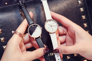 >>> Di nuovo Modo Semplice Donne Orologi Al Quarzo Ragazza Fortunata <span class=keywords><strong>Orologio</strong></span> Signore <span class=keywords><strong>Orologio</strong></span> <span class=keywords><strong>Da</strong></span> <span class=keywords><strong>Polso</strong></span> Per Il Regalo - Product Image 6