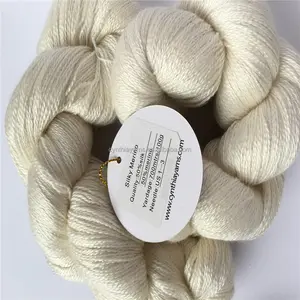 Venta al por mayor de lana Merino/de seda de la naturaleza sin teñir de hilo de tejer a mano para bebé