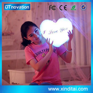 Corazón te amo Luz Colorida de Almohadas para el Día de San Valentín - Product Image 4