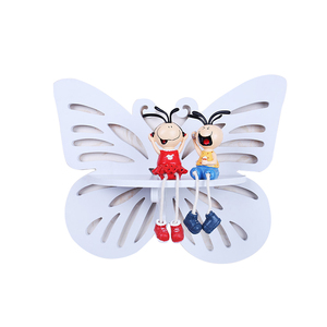 Estante de madera con forma de mariposa para decoración de baño - Product Image 1