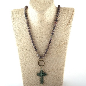 Collana di gioielli tribali della boemia delle donne collana di pietra naturale opaca di modo collana con pendente a croce a cerchio - Product Image 3