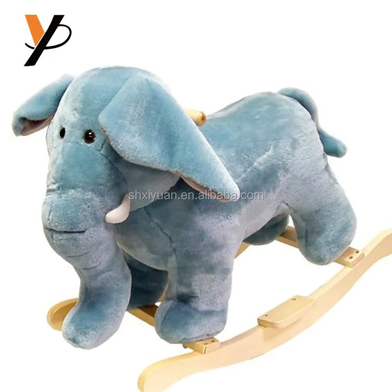 象の動物に座っている子供たちの人気の古典的な木製のロッキングおもちゃ