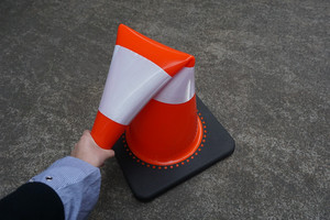 700mm yeni yumuşak standart yansıtıcı esnek PVC kauçuk plastik trafik emniyet konileri - Product Image 3