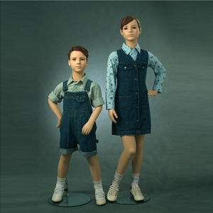 Maniquí Infantil Realista para Exhibición en Escaparates - Product Image 6
