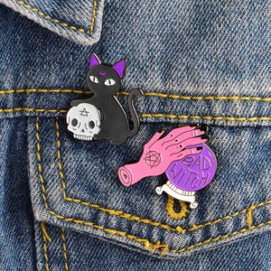 Fabricación de alta calidad, venta al por mayor, creativo, barato, mala bruja, Gato Negro, alfileres, insignia, personalizado, esmalte suave, Metal, dibujos animados, Pin de solapa - Product Image 5