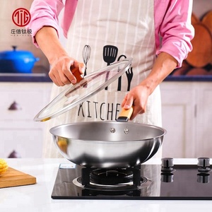 กระทะจีนเคลือบไทเทเนียมคุณภาพเยี่ยม ขนาด 32 ซม. สำหรับใช้ในครัว - Product Image 6
