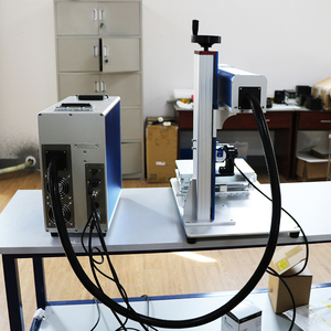 Machine de marquage laser à fibre Raycus IPG 50W pour la découpe et la gravure de bijoux - Product Image 3