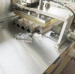 Machine de découpe entièrement automatique pour dissipateurs thermiques en aluminium – Scie à onglets de précision pour profilés de radiateurs – Équipement <span class=keywords><strong>industriel</strong></span> - Product Image 2