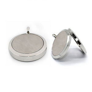 Personnalisé gravé pendentif, arbre de vie pendentif collier, pendentif huile essentielle - Product Image 3